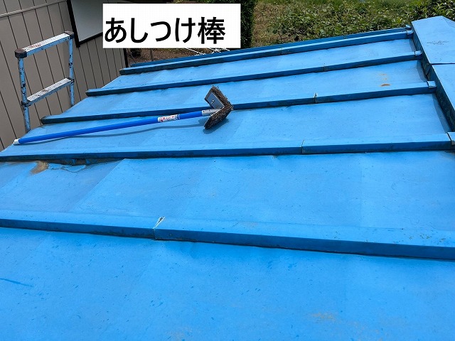 西桂町　倉庫屋根　ケレン